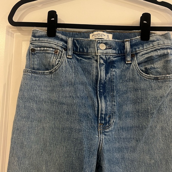 Abercrombie High Rise 90s Straight Jean - split hem - Picture 5 of 10